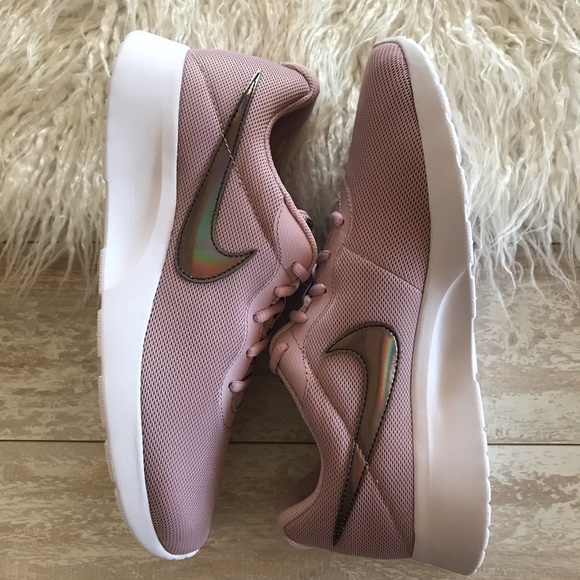 pink nike tanjun womens
